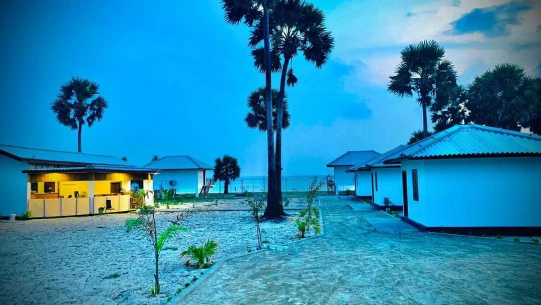 Palm Beach Resort Ceylon Джафна Экстерьер фото